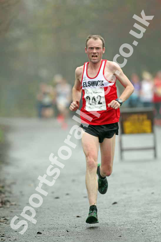 242 Senior Mens Heaton Harriers Memorial Road Race.